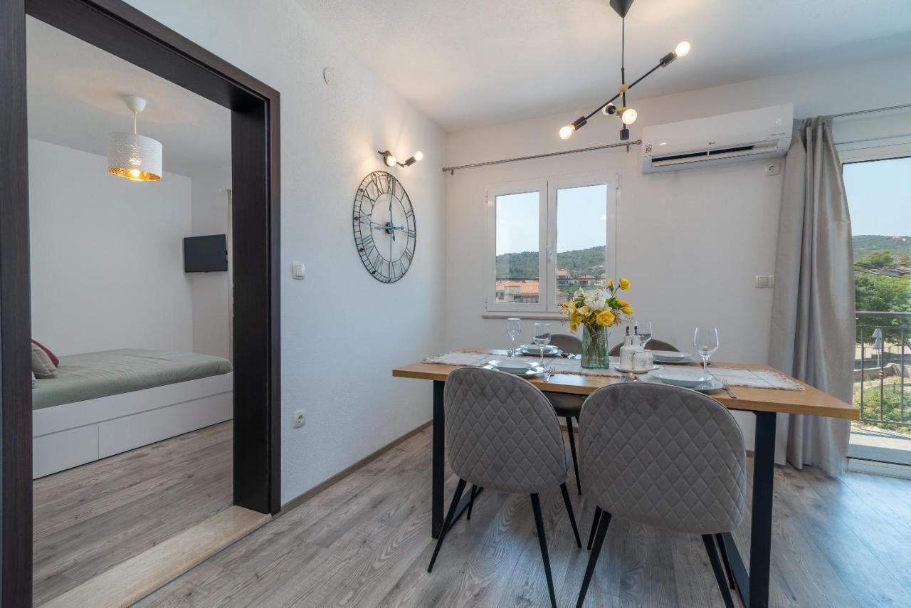 Beach Apartman Marela Slatine Esterno foto